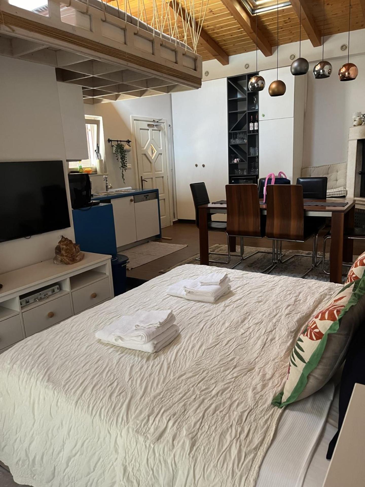 Small House Nea In City Center-With Free Parking Pula Ngoại thất bức ảnh